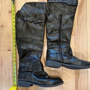 Tall chocolate-brown boot, low side zipper